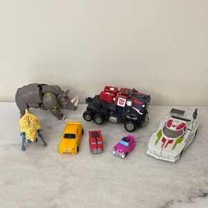 Dynamic Transforming Robot Playset - Multicolor